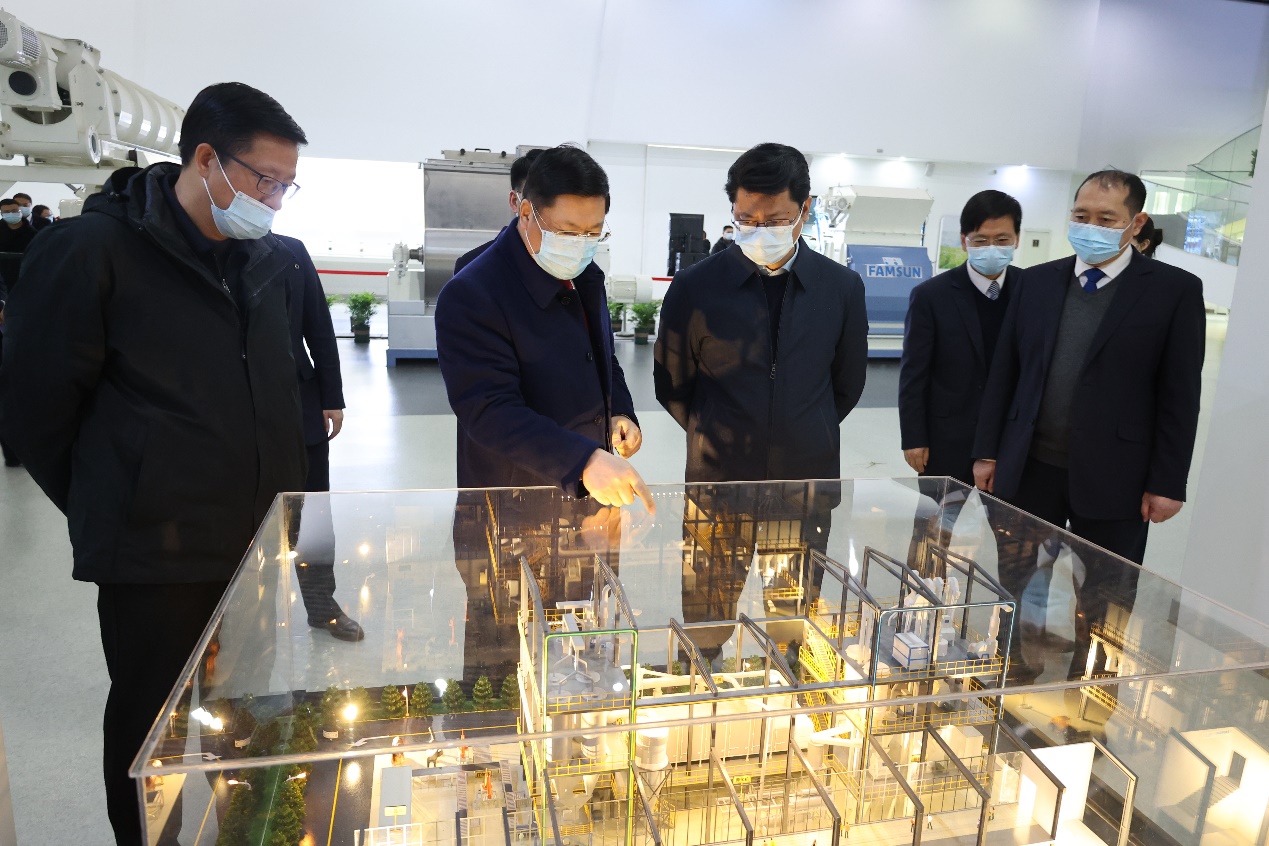 扬州市委副书记、代市长王进健一行莅临丰尚调研指导