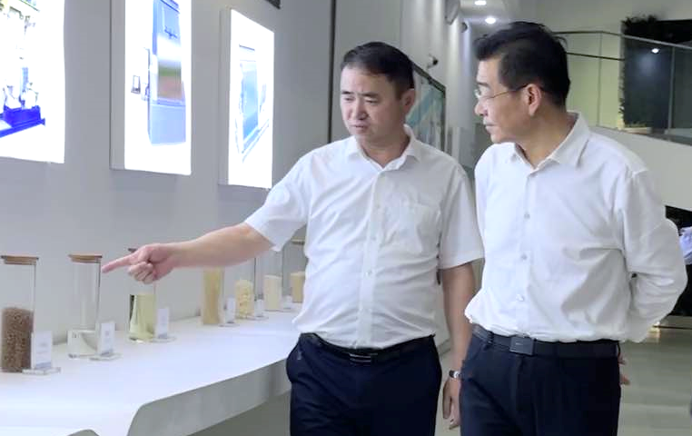 江苏省工信厅二级巡视员马小平一行莅临丰尚调研指导